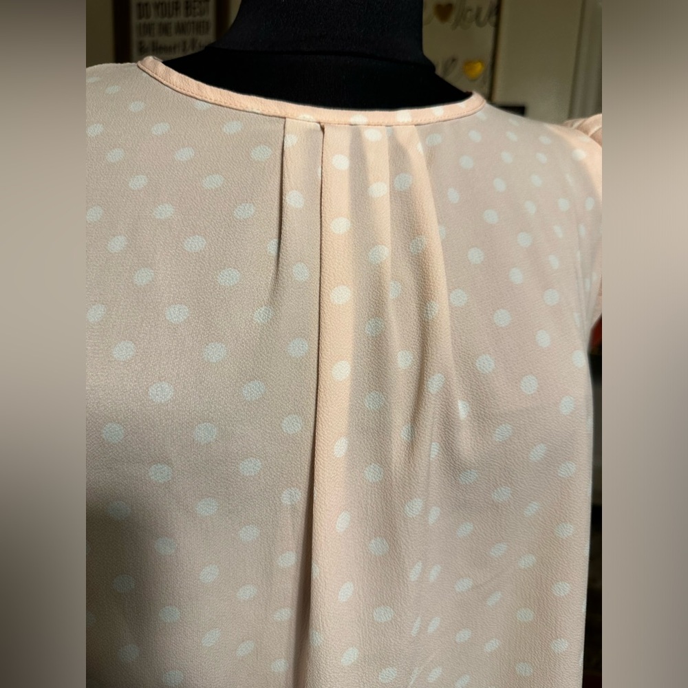 APRIL WOMENS BEAUTIFUL 😍 PINK AND WHITE DOTS TOP SIZE M IN EXCELLENT CONDITION - Picture 5 of 9